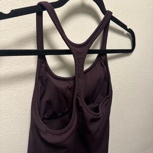 Athleta ribbed tank with built in bra removable pads maroon burgundy size s